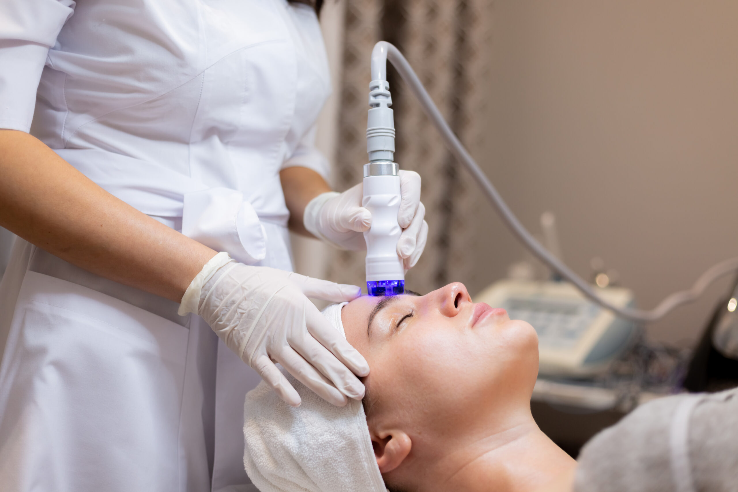 Tout ce que vous devez savoir sur le traitement Hydrafacial à Montréal 1 a3a729d0154327872a9560cc5ab50376 scaled